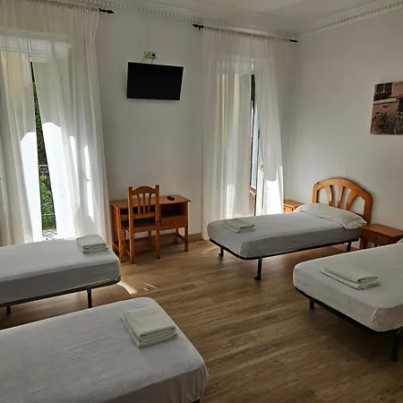 Hostal Miralva Madrid Exterior photo