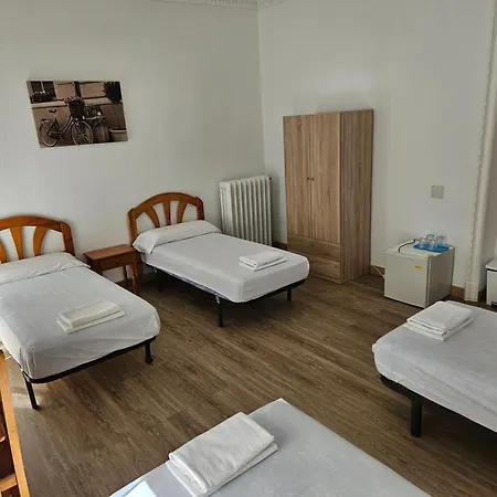 Hostal Miralva Madrid Exterior photo