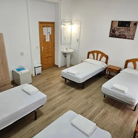 Hostal Miralva Madrid Exterior photo